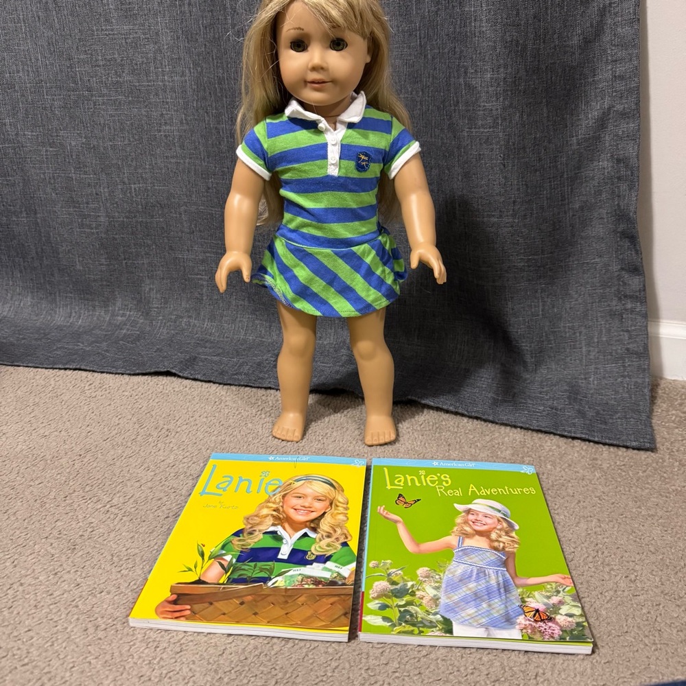 Retired American Girl Doll Girl Of The Year 2010 - Lanie - Meet Outfit + Books